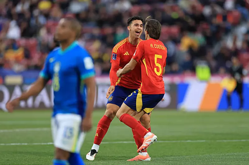 مباراة إسبانيا والبرازيل